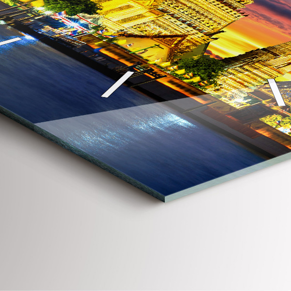 Szögletes fali üvegóra Templom Bangkokban