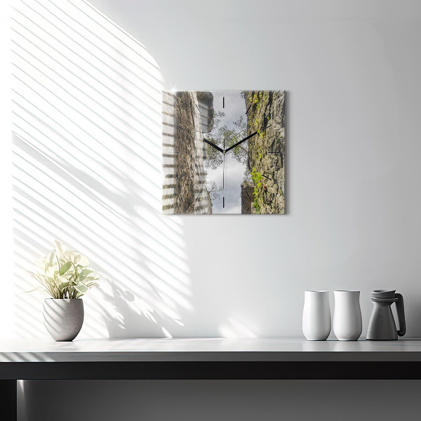 Szögletes fali üvegóra Rockváros Csehországban