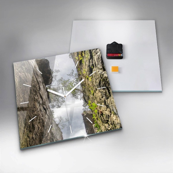 Szögletes fali üvegóra Rockváros Csehországban