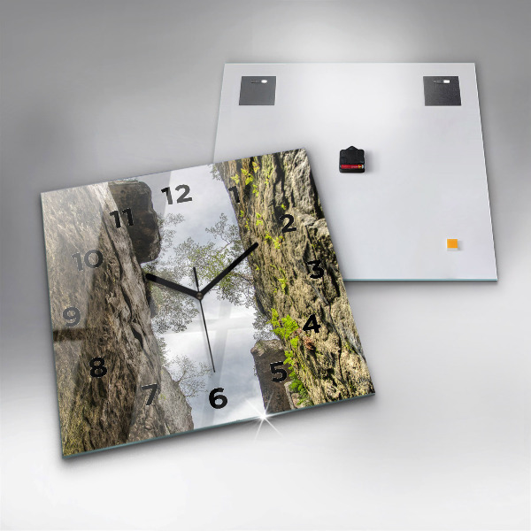 Szögletes fali üvegóra Rockváros Csehországban