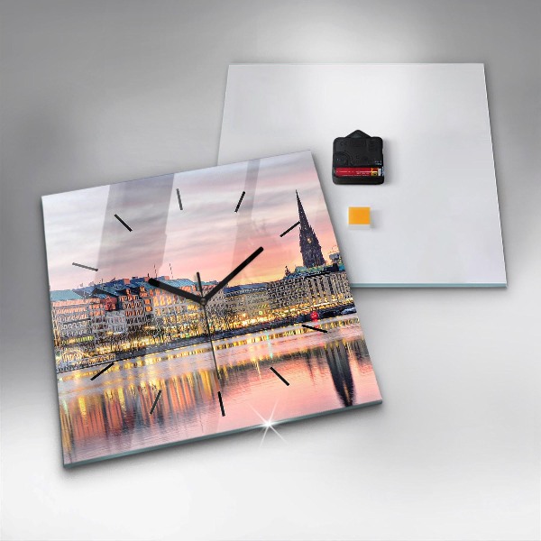 Szögletes fali üvegóra Alster Hamburgban