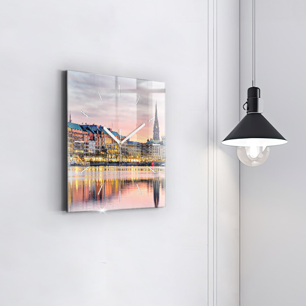 Szögletes fali üvegóra Alster Hamburgban