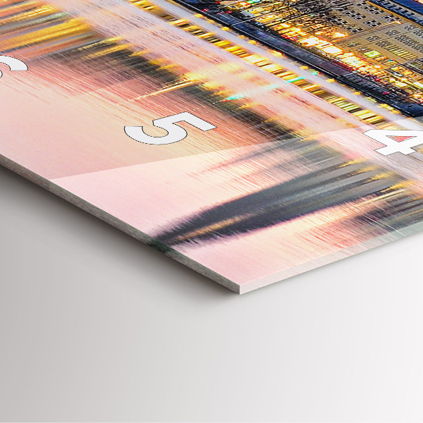 Szögletes fali üvegóra Alster Hamburgban