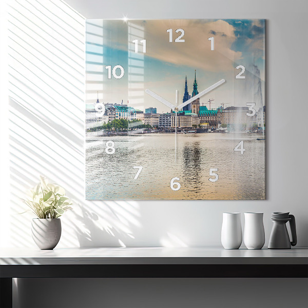 Szögletes fali üvegóra Binnenalster Hamburgban