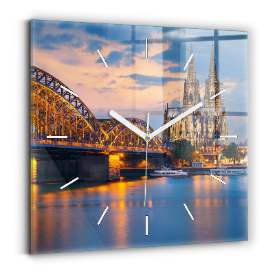 Szögletes fali üvegóra Kilátás a városházára