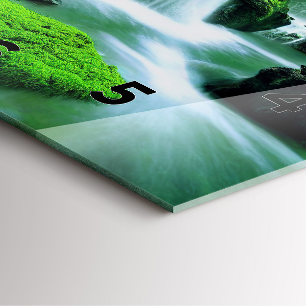 Szögletes fali üvegóra Vízesés a moha között