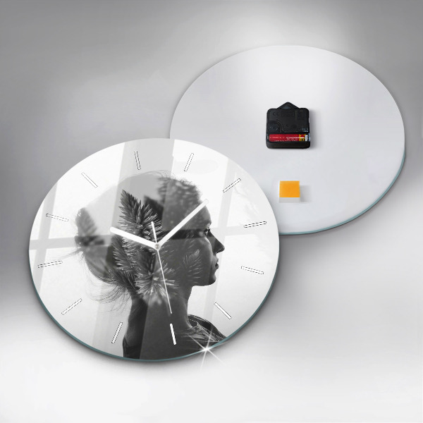 Kerek fali üvegóra Egy nő portréja