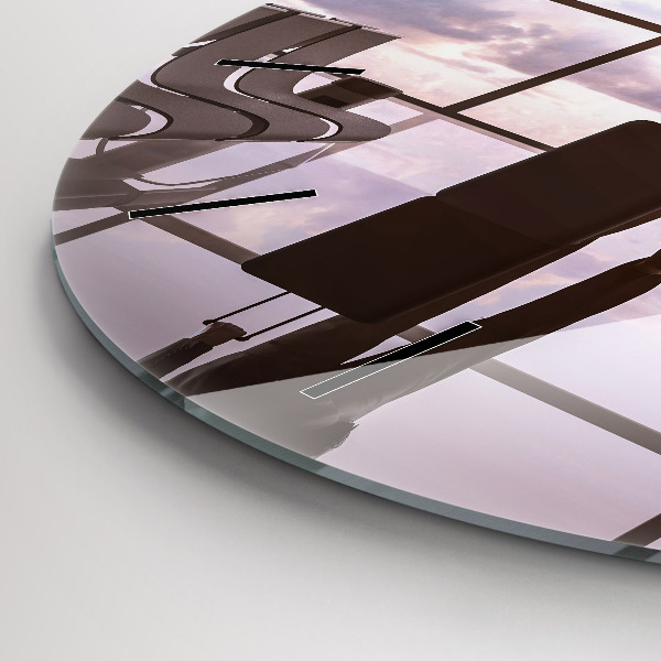 Kerek fali üvegóra Férfi a repülőtéren