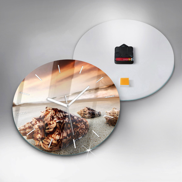 Kerek fali üvegóra Egy kagyló a tengerparton