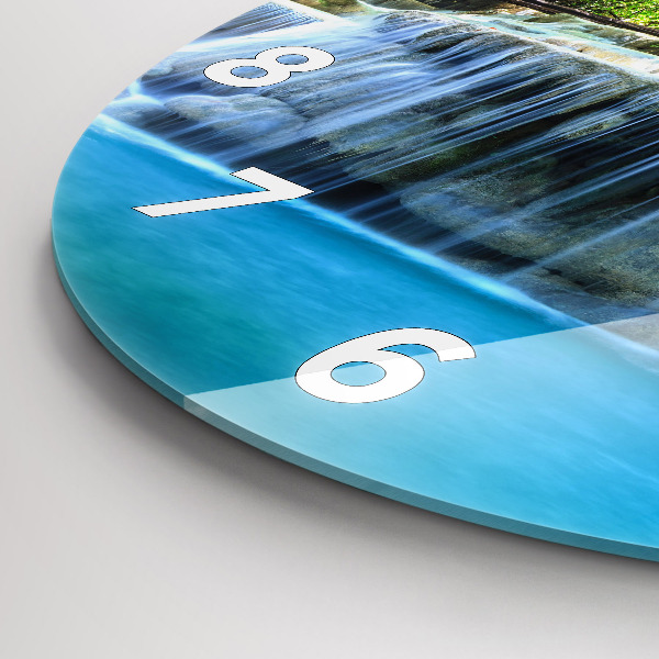 Kerek fali üvegóra Vízesés az erdőben