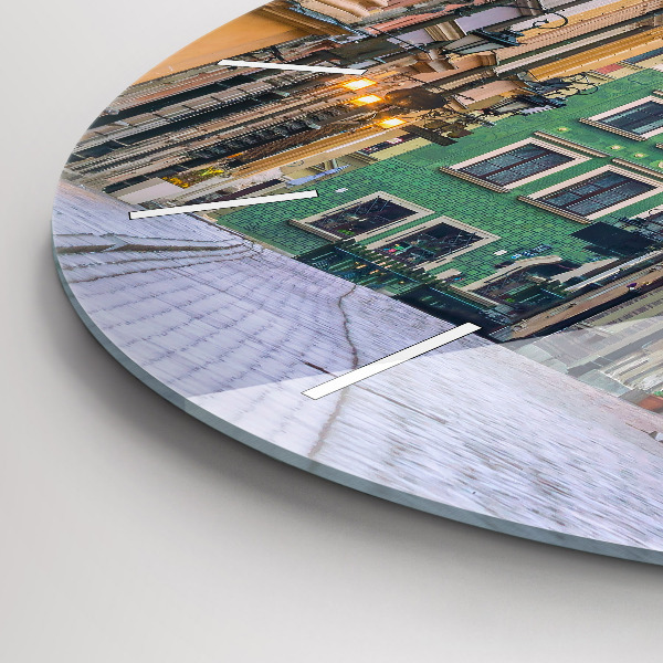 Kerek fali üvegóra Óváros Varsóban