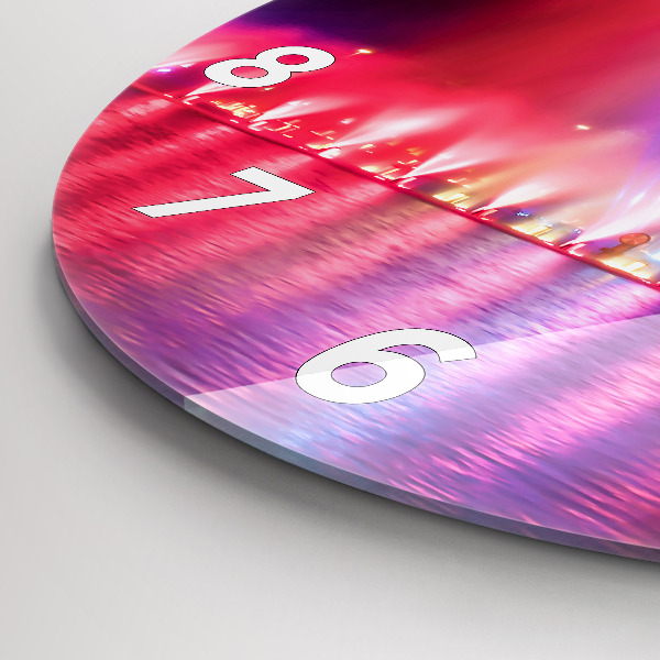 Kerek fali üvegóra Wroclaw-kút éjjel