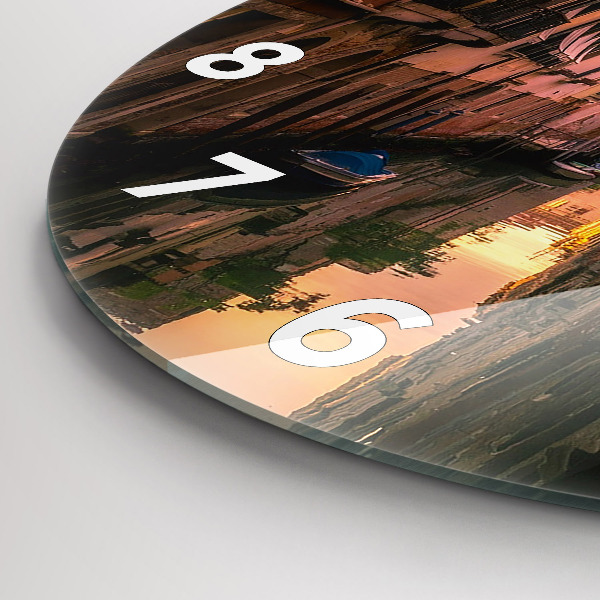 Kerek fali üvegóra Kilátás a csatornára a városban