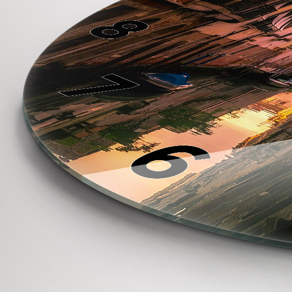 Kerek fali üvegóra Kilátás a csatornára a városban