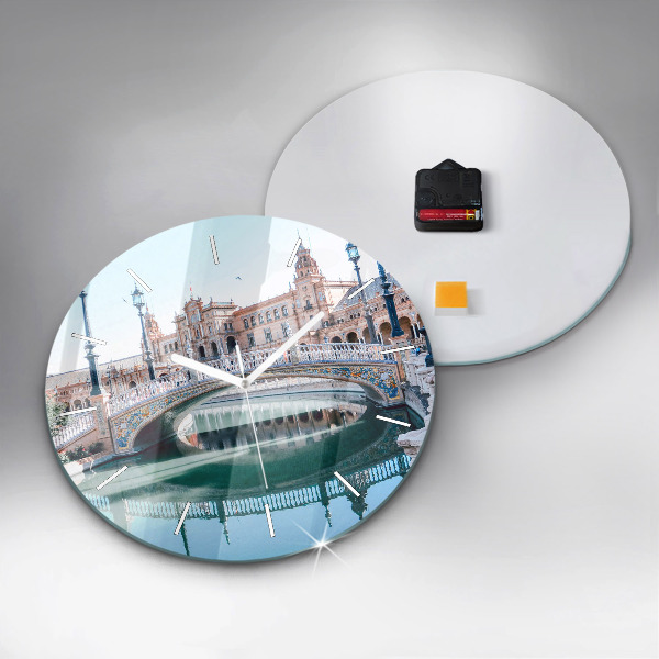 Kerek fali üvegóra Plaza de Espana Sevillában