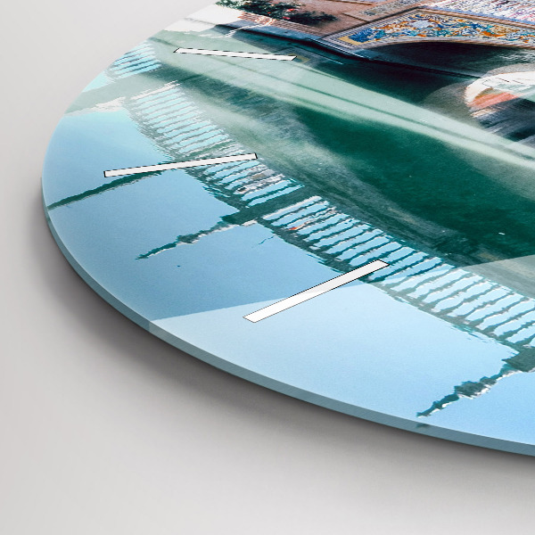 Kerek fali üvegóra Plaza de Espana Sevillában