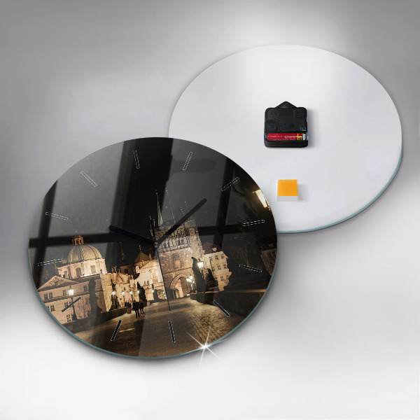 Kerek fali üvegóra Károly híd Prágában